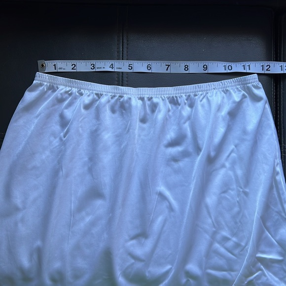 Vanity Fair | Vintage White Half Slip 18 Inches Size Small - Picture 5 of 8